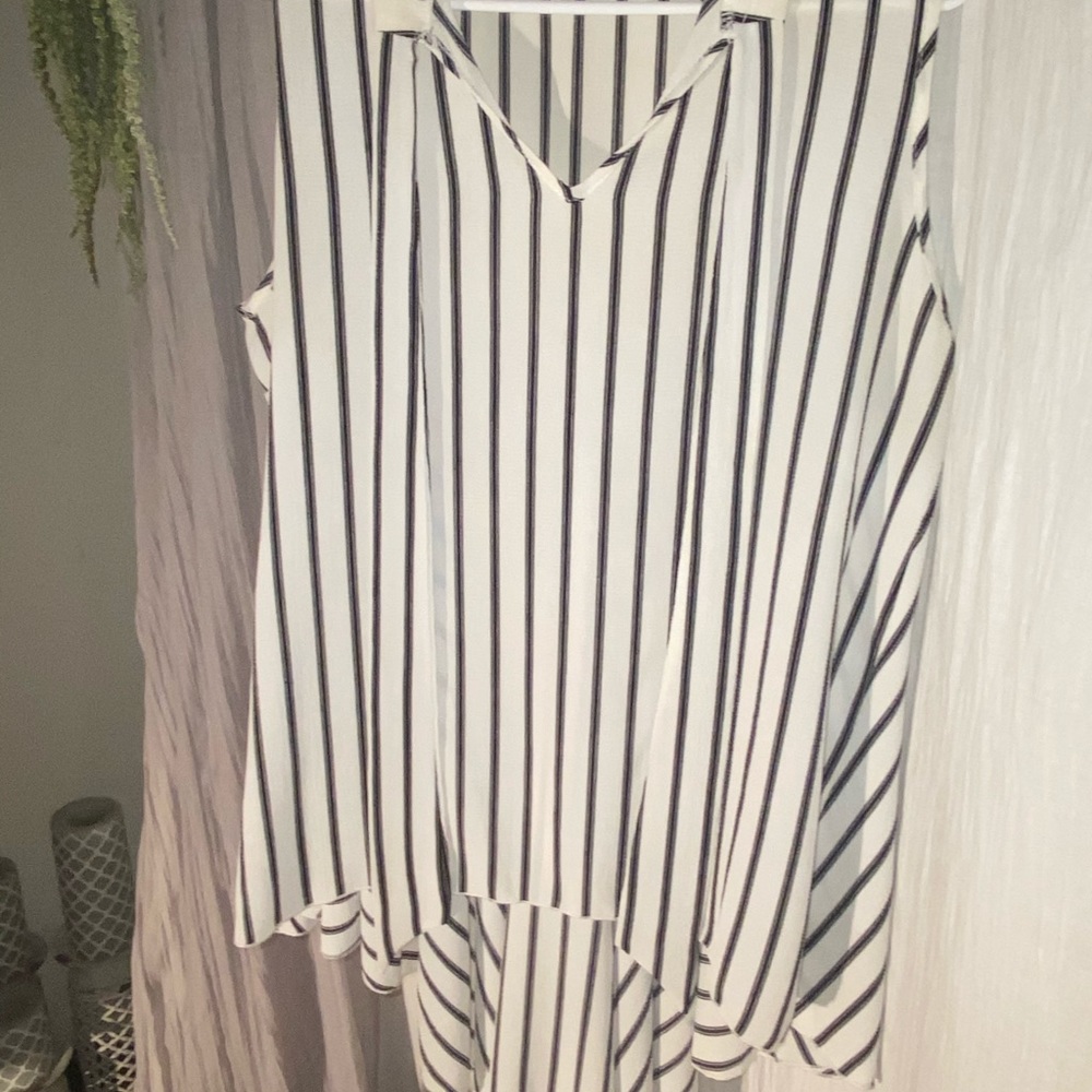 Sleeveless Black and White Stripped Too